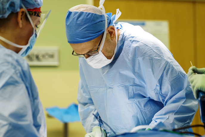 general surgeon in OR