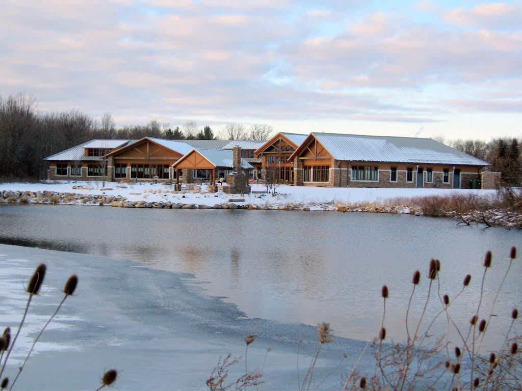 McLaren Lapeer breast clinic exterior