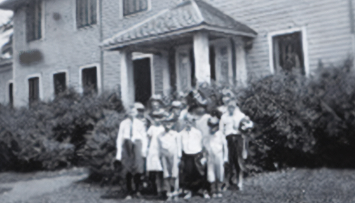 1913