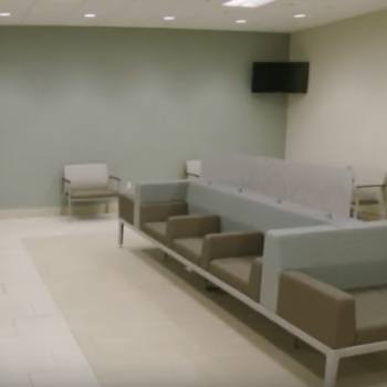 McLaren Macomb emergency waiting area